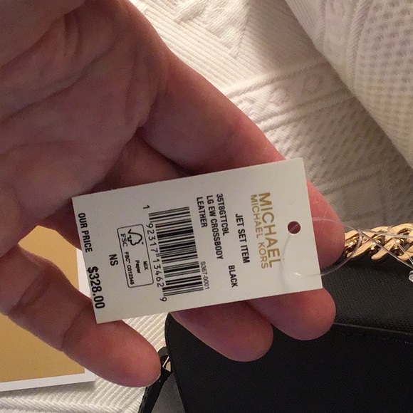 BEAUTIFUL, BRAND NEW MICHAEL KORS BLACK SAFFIANO LEATHER CROSSBODY BAG - Picture 7 of 9